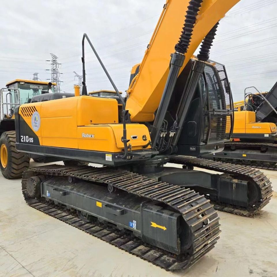 2021 Hyundai R210-9S crawler excavator, side view 2021 Hyundai R210-9S crawler excavator, side view