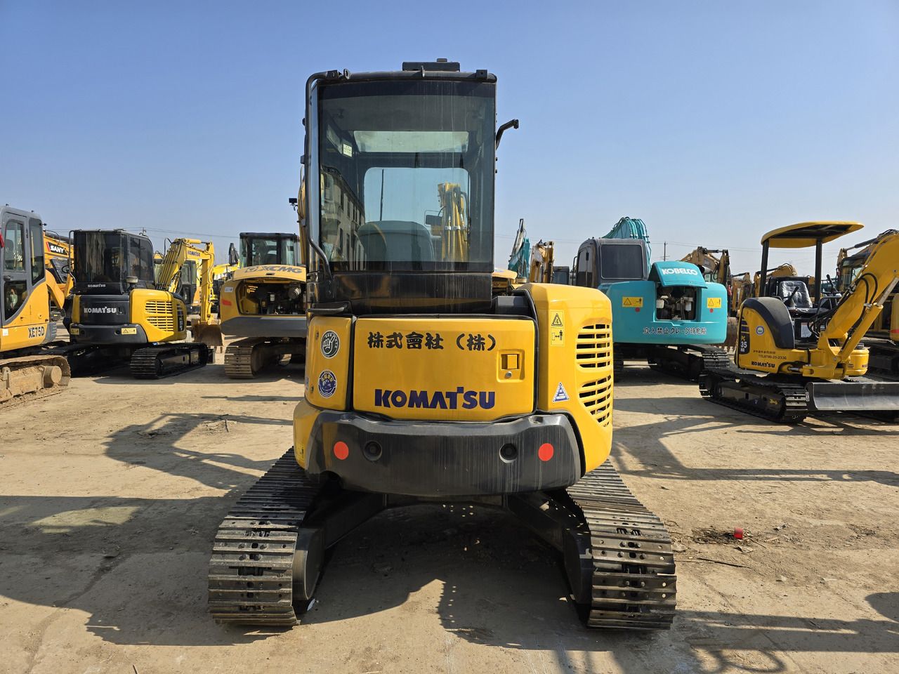 2024 Komatsu PC40 mini excavator rear view 2024 Komatsu PC40 mini excavator rear view