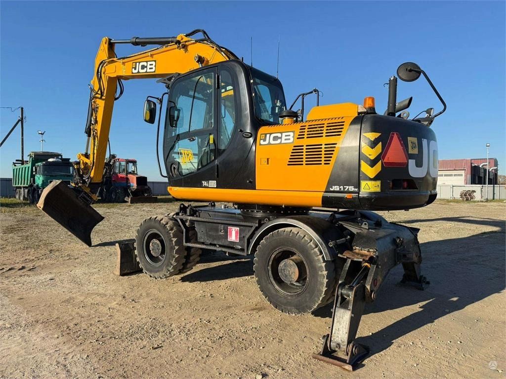 2016 JCB JS175W T4I wheel excavator, rear three-quarter view 2016 JCB JS175W T4I wheel excavator, rear three-quarter view