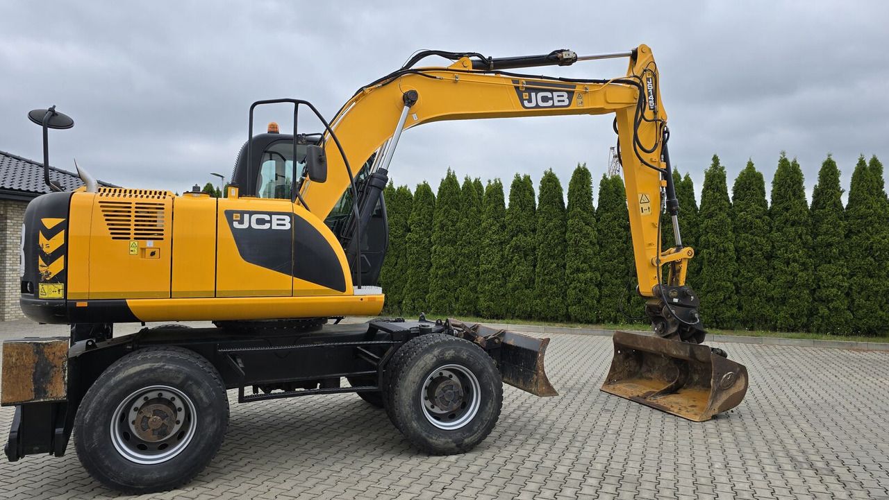 2013 JCB JS145W wheel excavator, side profile view