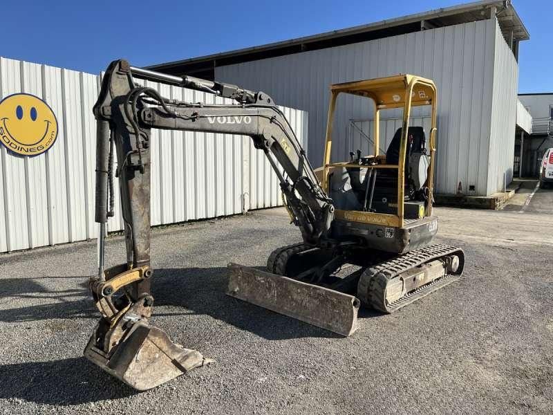 2005 Volvo ECR38 mini excavator, side view