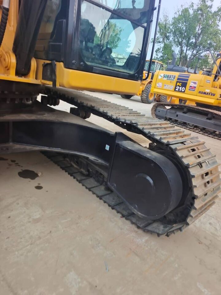 2024 Caterpillar 336 crawler excavator undercarriage view 2024 Caterpillar 336 crawler excavator undercarriage view