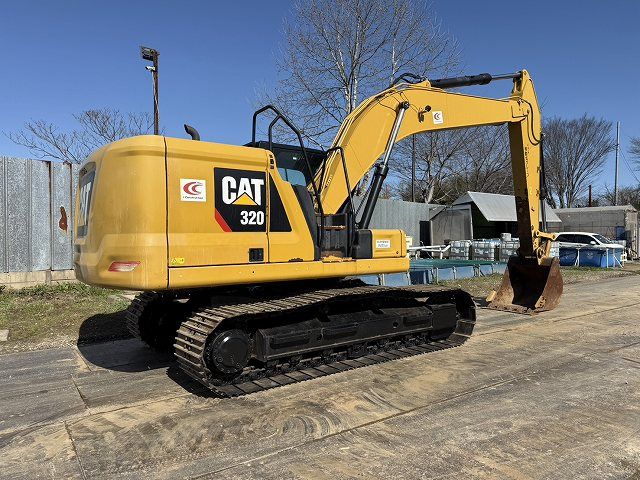 2018 Caterpillar 320 crawler excavator, rear three-quarter view