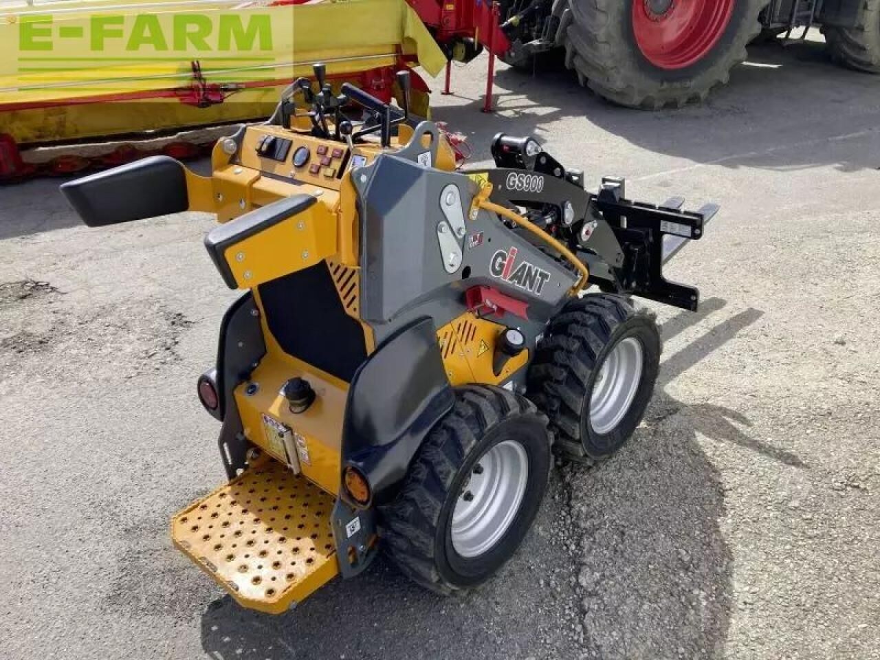 2024 Giant GS900 mini excavator, rear three-quarter view
