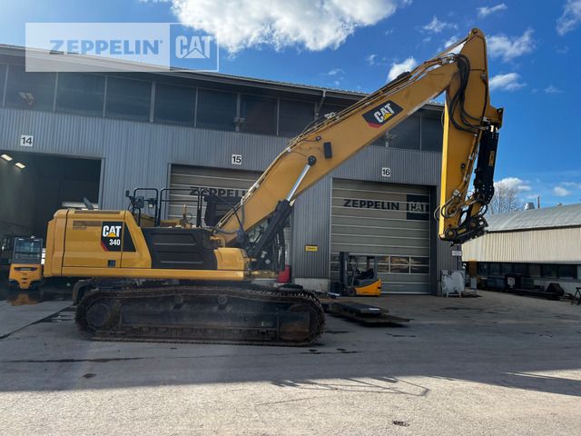 2019 Caterpillar 340 crawler excavator side view 2019 Caterpillar 340 crawler excavator side view