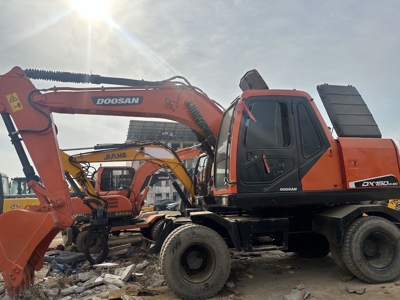 2021 Doosan DX150W-9C wheel excavator side view 2021 Doosan DX150W-9C wheel excavator side view