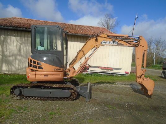 2010 CASE CX36B mini excavator, side profile view