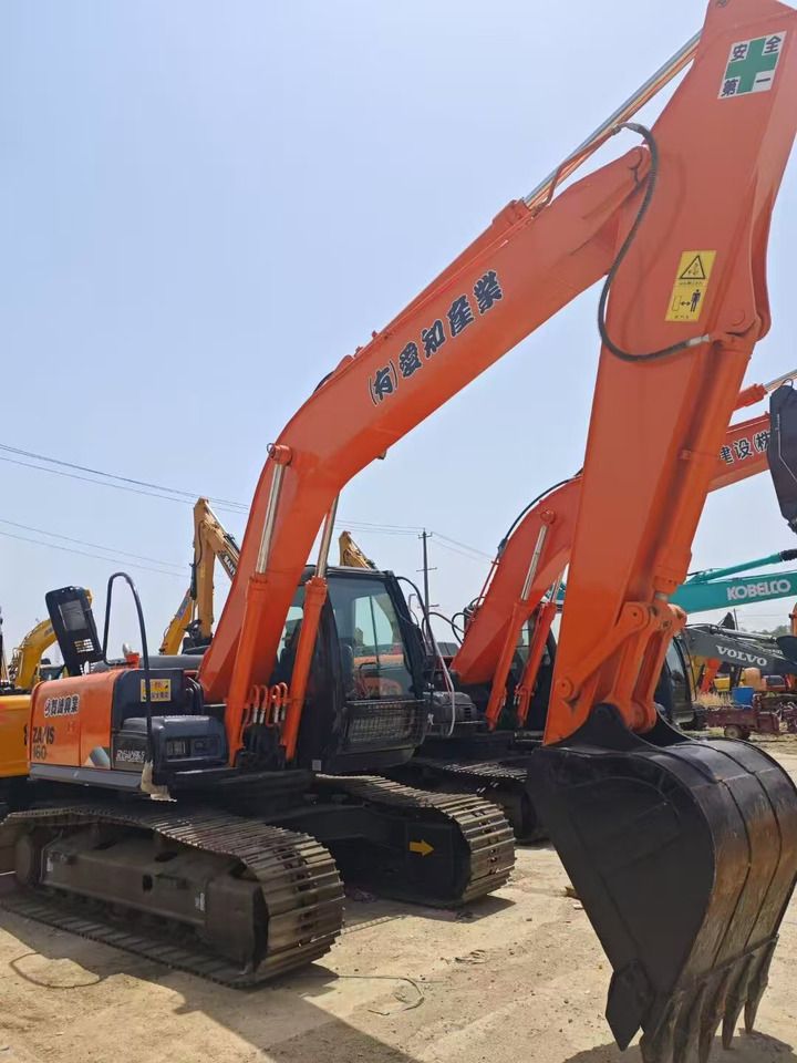 2020 Hitachi ZAXIS 160 crawler excavator, side profile view 2020 Hitachi ZAXIS 160 crawler excavator, side profile view