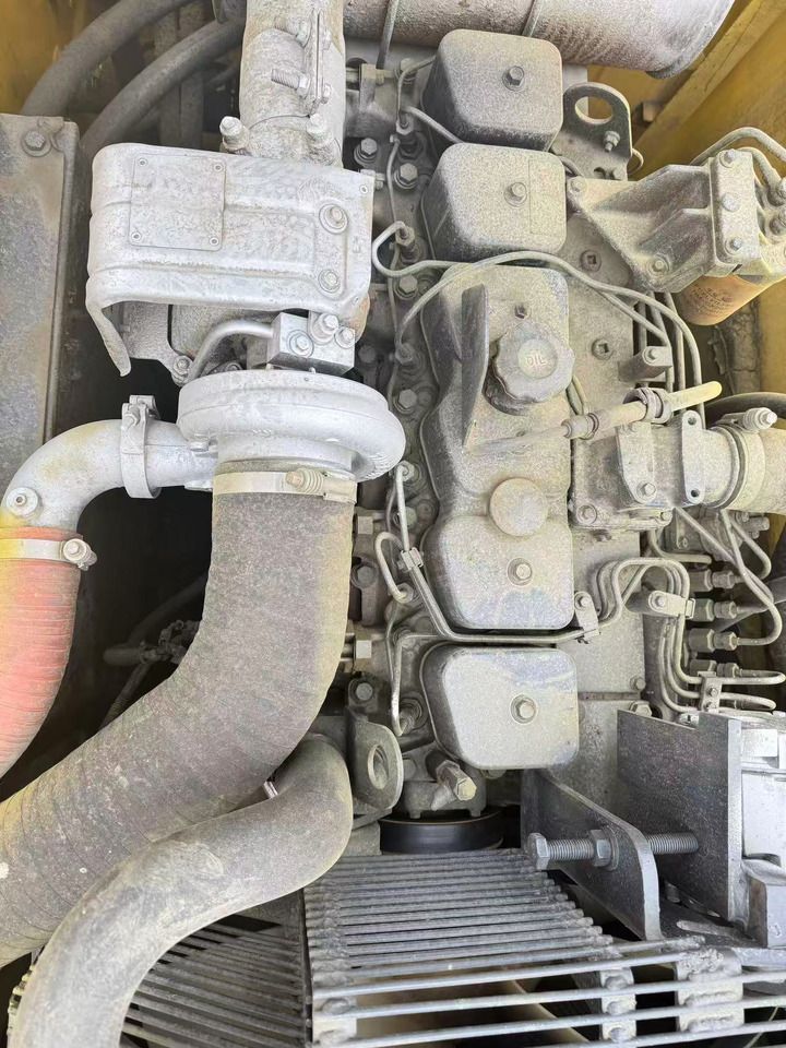 2018 Komatsu PC200-7 crawler excavator engine bay view 2018 Komatsu PC200-7 crawler excavator engine bay view