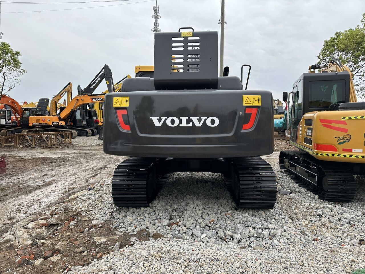 2018 Volvo EC210 crawler excavator rear view 2018 Volvo EC210 crawler excavator rear view