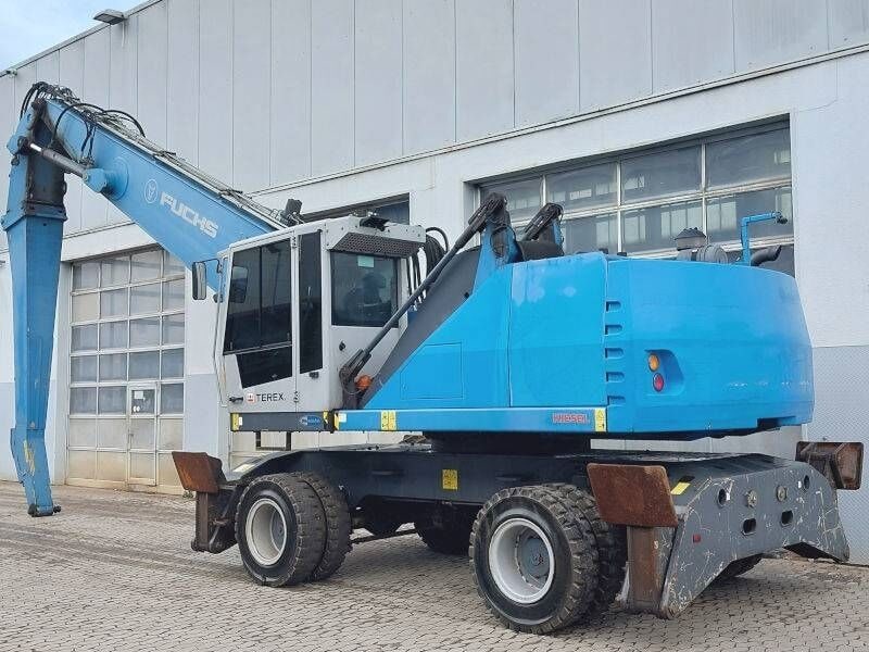 2014 Fuchs MHL350E FQC material handler, side view 2014 Fuchs MHL350E FQC material handler, side view