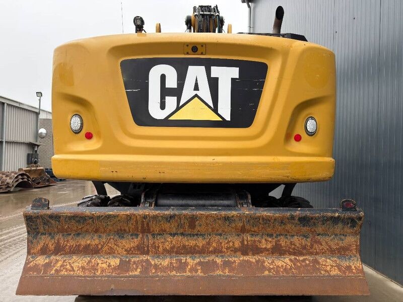 2015 Caterpillar M318F wheel excavator rear view 2015 Caterpillar M318F wheel excavator rear view