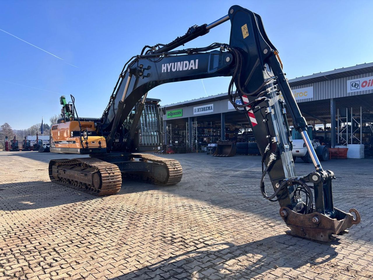 2022 Hyundai HX300ANL crawler excavator, side profile view 2022 Hyundai HX300ANL crawler excavator, side profile view