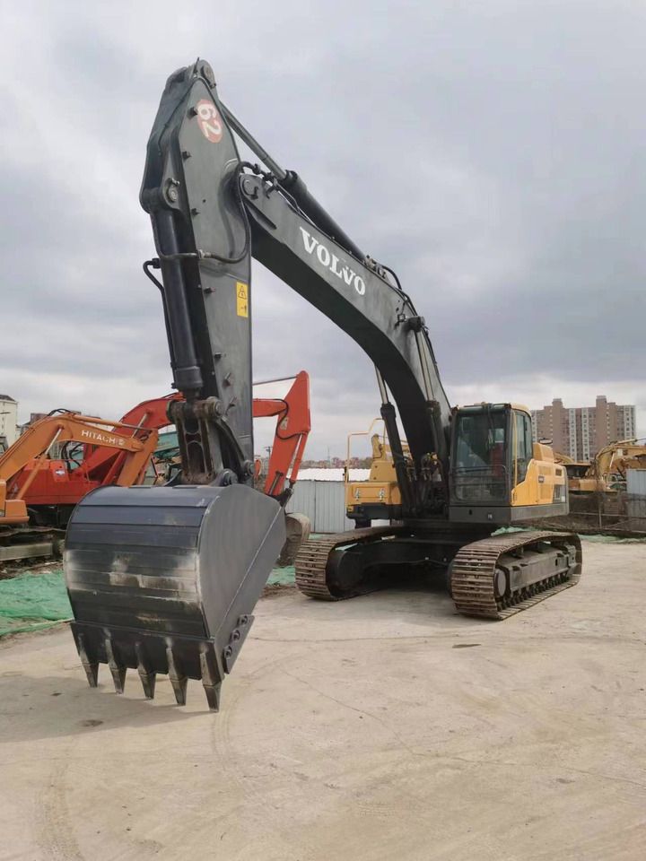2020 Volvo EC480DL crawler excavator, front three-quarter view 2020 Volvo EC480DL crawler excavator, front three-quarter view