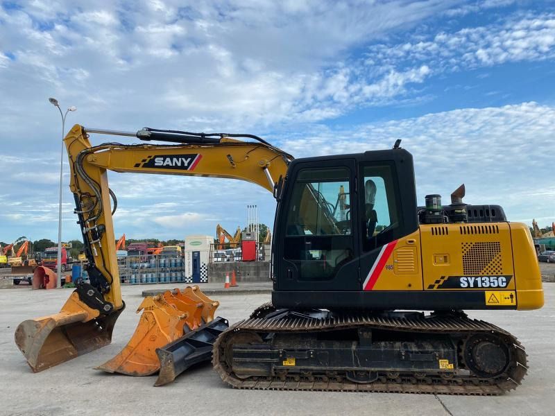 2019 Sany SY135C crawler excavator, side view 2019 Sany SY135C crawler excavator, side view