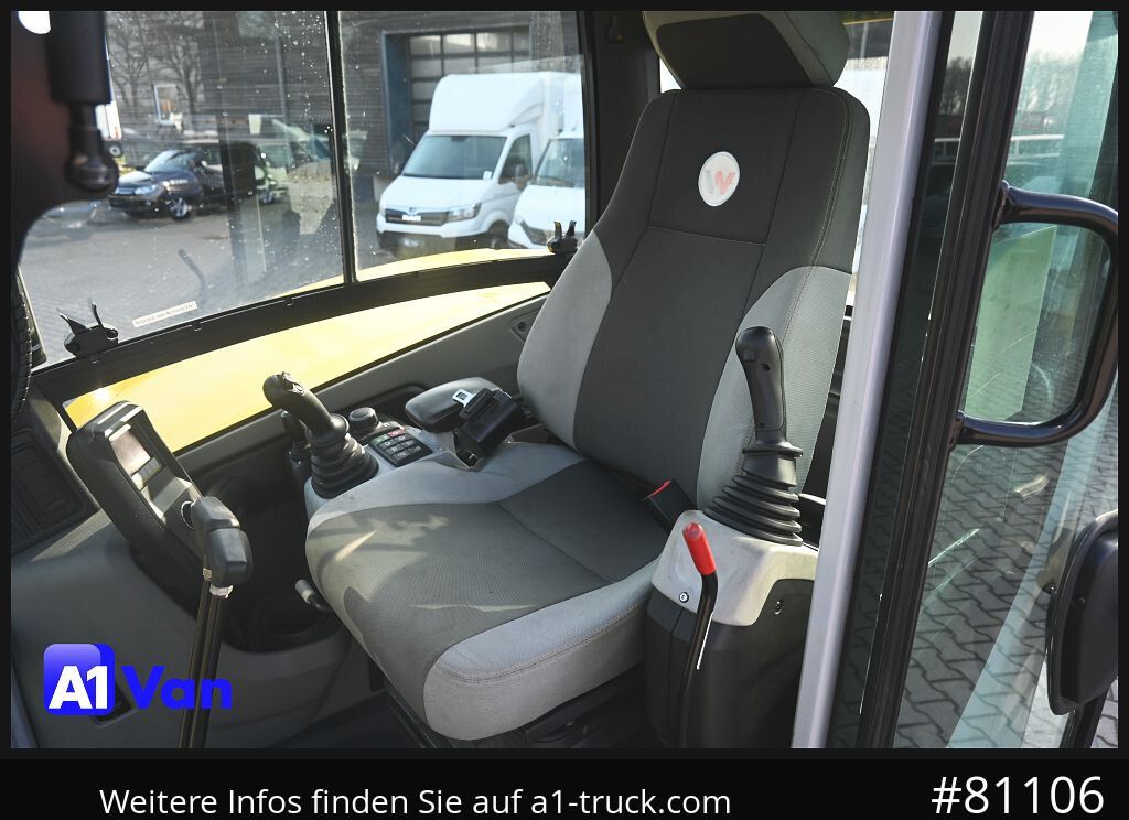 2016 Wacker Neuson ET90 crawler excavator interior view 2016 Wacker Neuson ET90 crawler excavator interior view