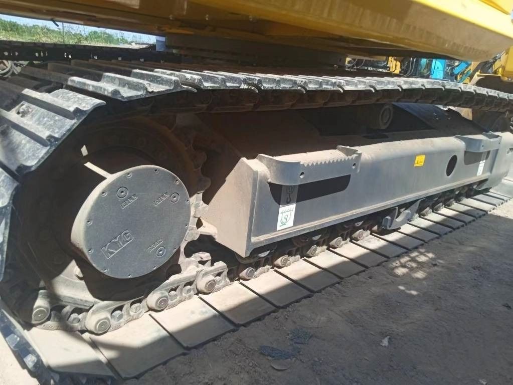 2024 Komatsu PC130-7 crawler excavator undercarriage view 2024 Komatsu PC130-7 crawler excavator undercarriage view