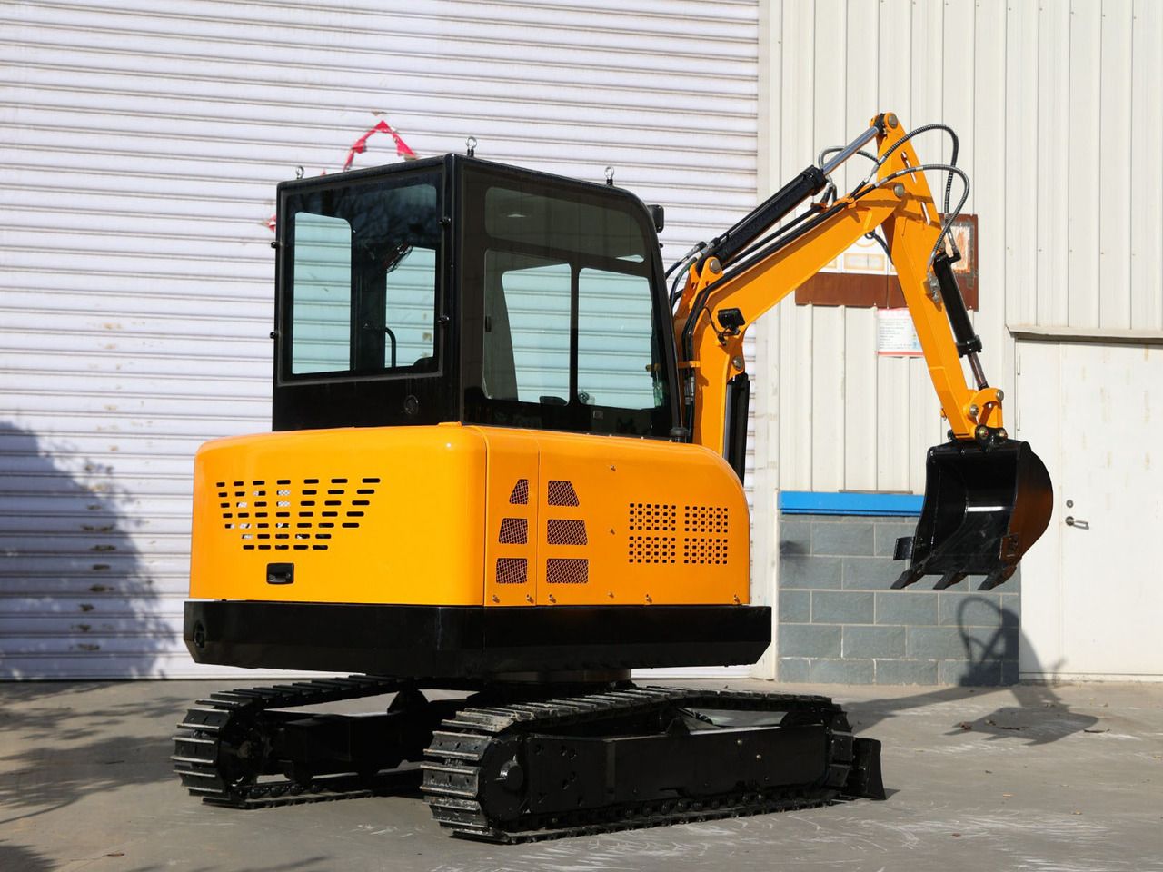 2025 Müller Machinery MB 35-VKSH mini excavator, rear three-quarter view