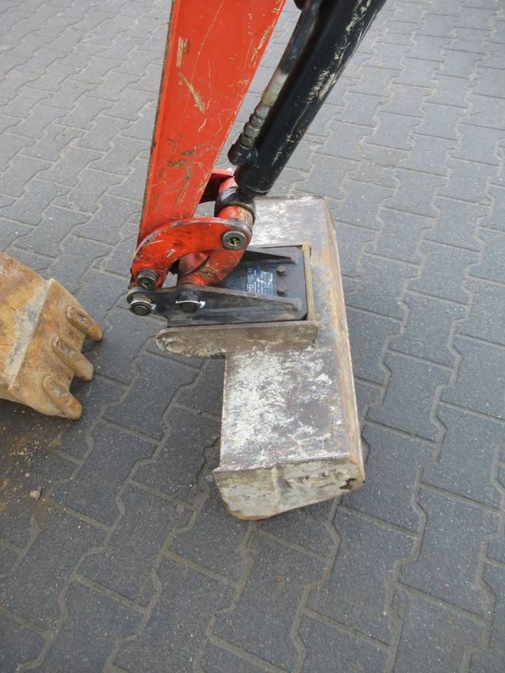 2014 Kubota U10-3 mini excavator bucket and attachment 2014 Kubota U10-3 mini excavator bucket and attachment