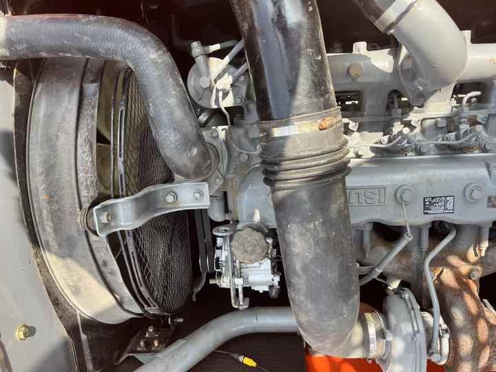 2018 Hitachi ZX200 crawler excavator engine compartment view 2018 Hitachi ZX200 crawler excavator engine compartment view