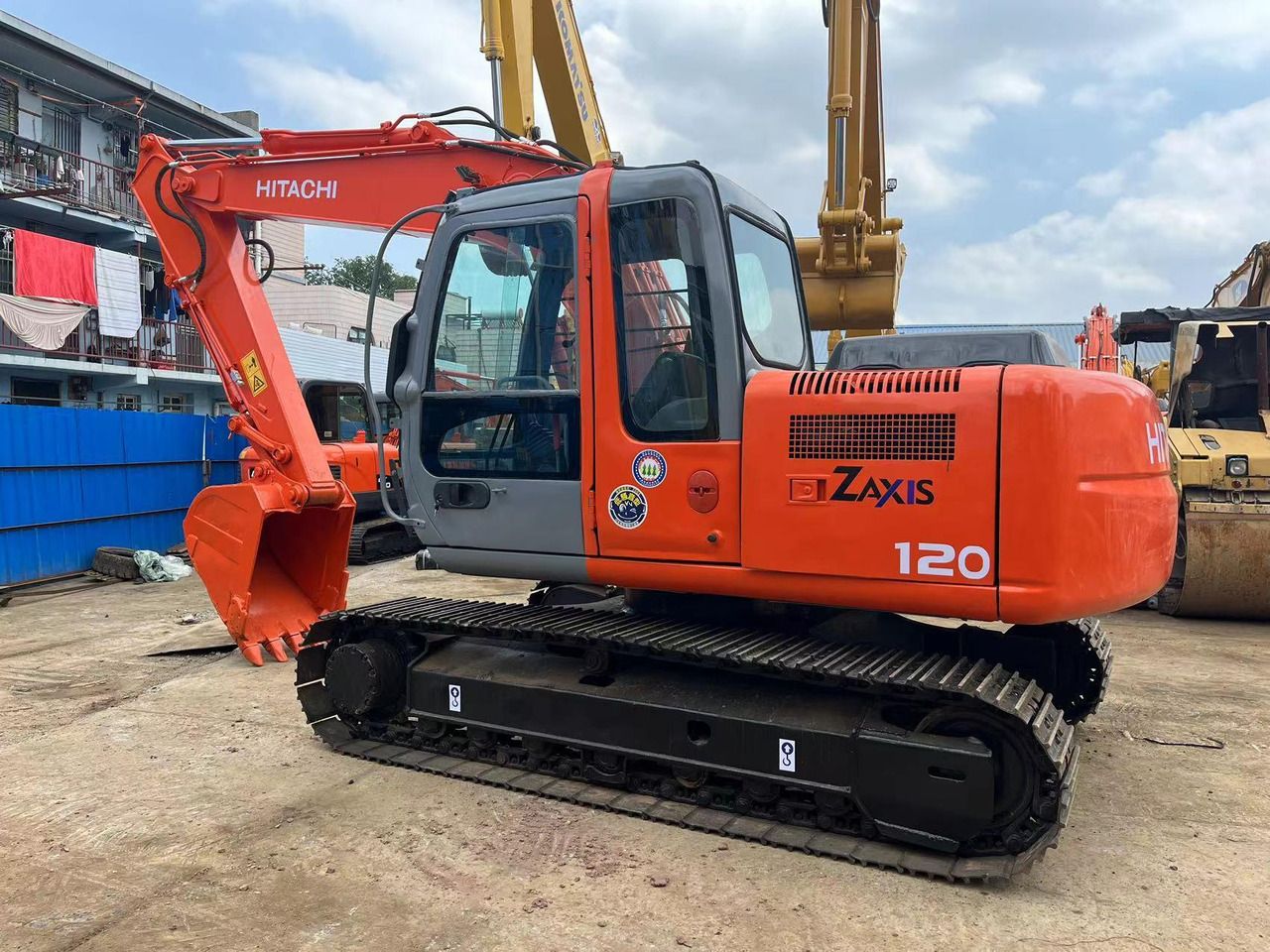 2020 Hitachi Zaxis 120 crawler excavator, side view 2020 Hitachi Zaxis 120 crawler excavator, side view