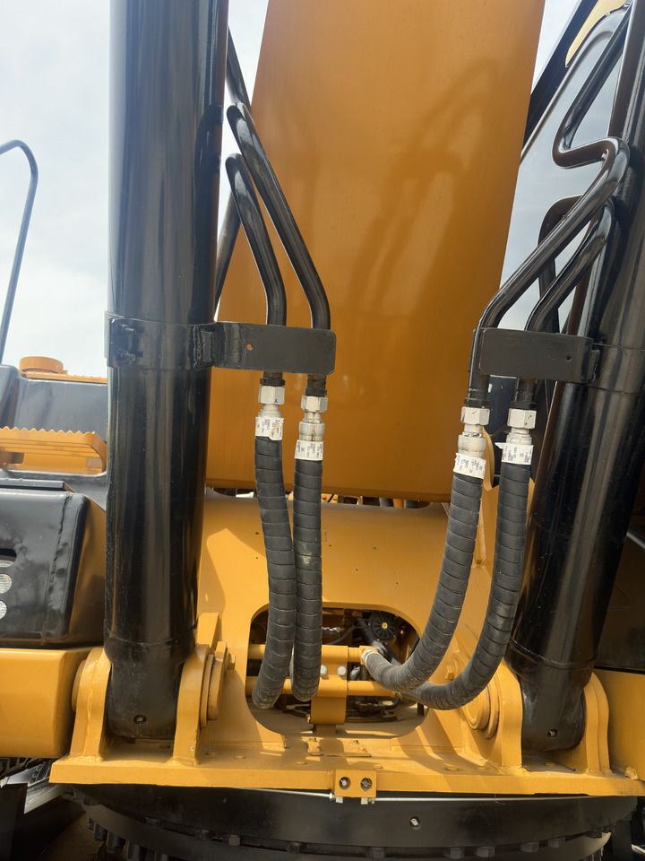 2023 Caterpillar 330D crawler excavator hydraulic boom detail 2023 Caterpillar 330D crawler excavator hydraulic boom detail