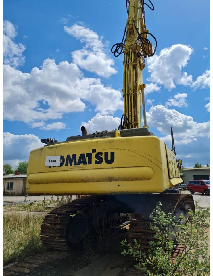 2002 Komatsu PC450LCD-6K crawler excavator, rear view