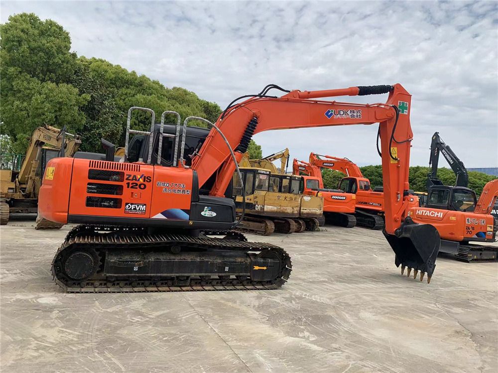 2021 Hitachi Zaxis 120 crawler excavator, side view