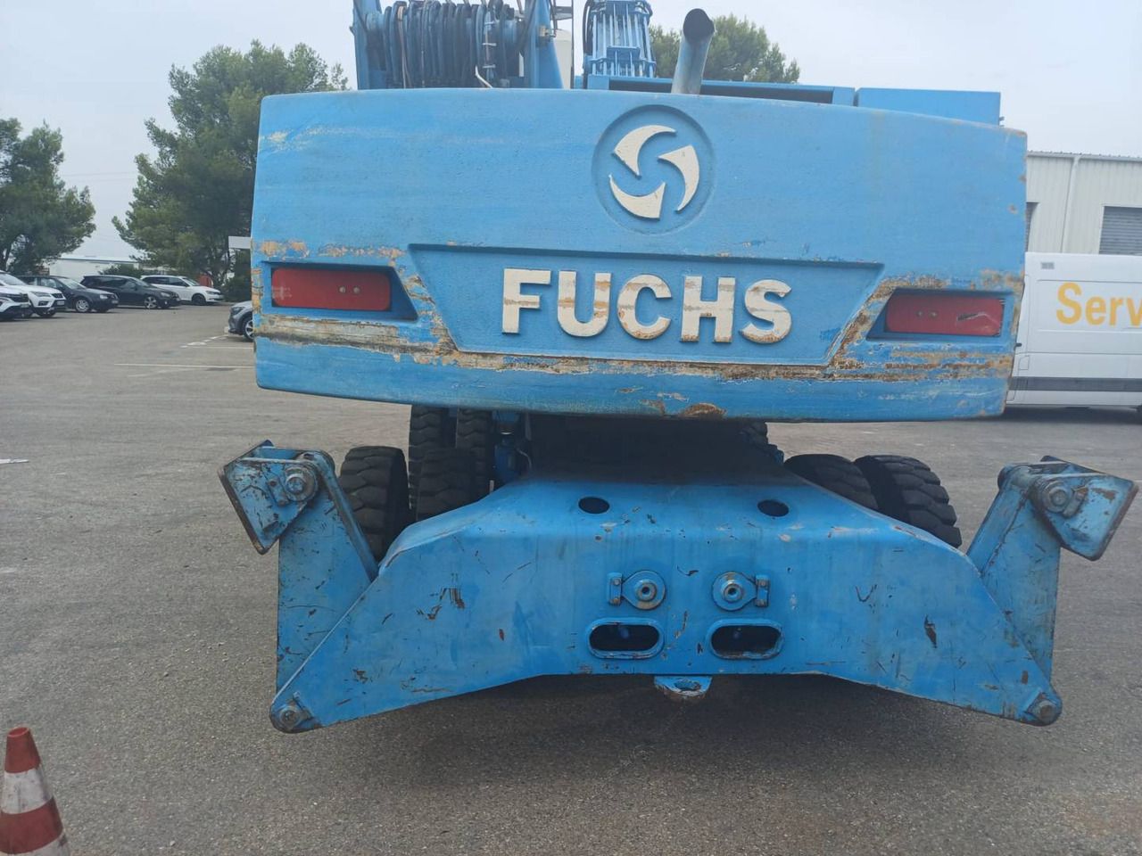 2003 Fuchs MHL320 wheel excavator rear view 2003 Fuchs MHL320 wheel excavator rear view