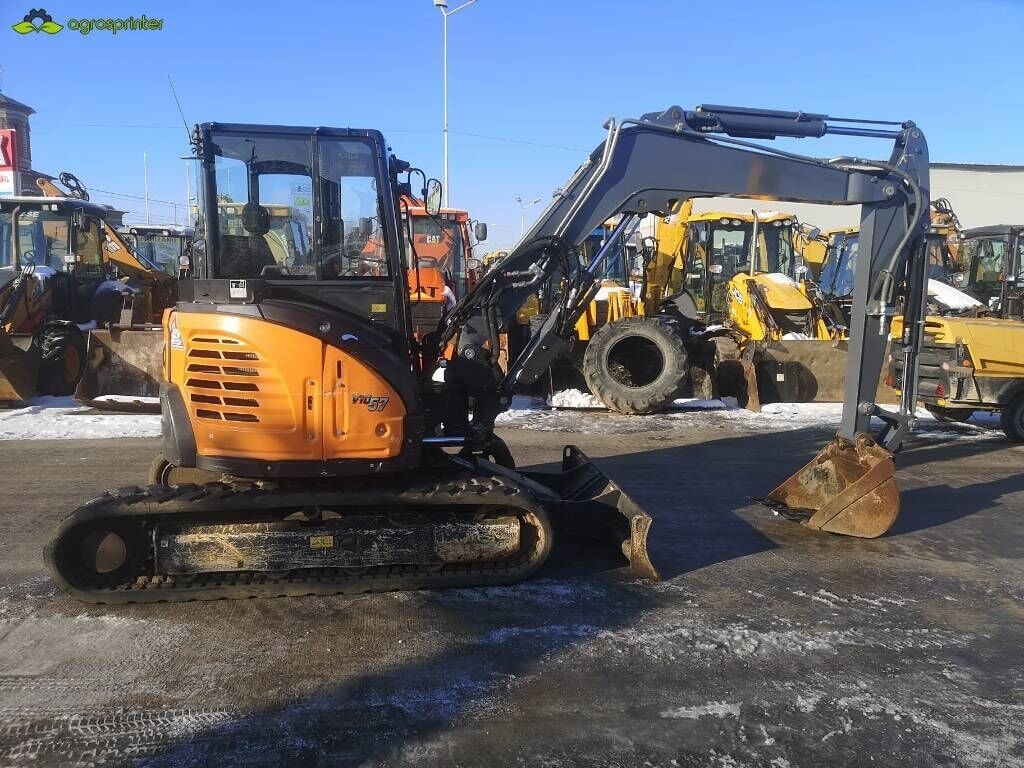 2017 Yanmar VIO57 mini excavator side view 2017 Yanmar VIO57 mini excavator side view