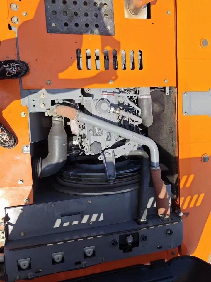 2024 Hitachi ZX200 crawler excavator engine compartment view 2024 Hitachi ZX200 crawler excavator engine compartment view