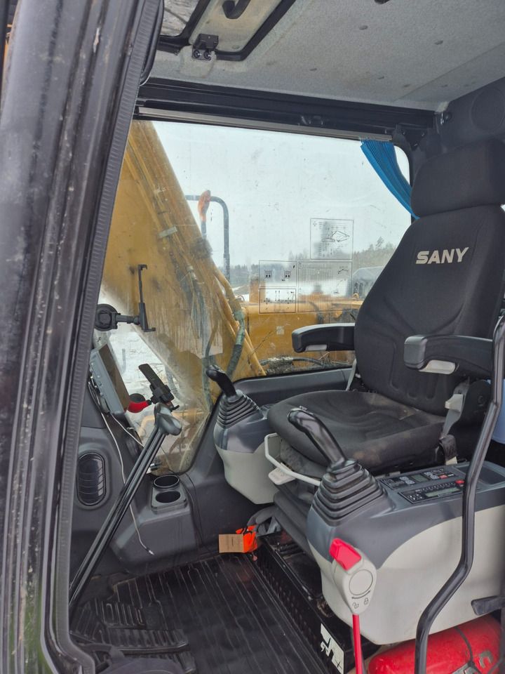 2023 Sany SY135C crawler excavator interior view 2023 Sany SY135C crawler excavator interior view