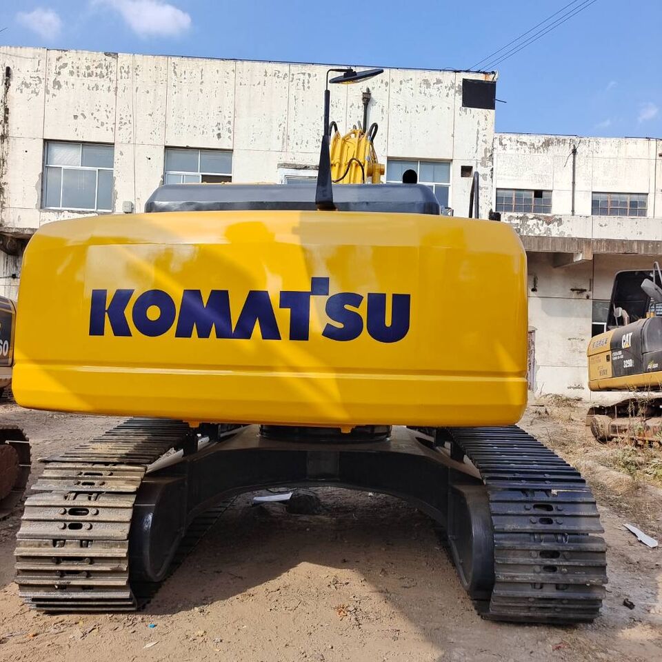 2024 Komatsu PC300 crawler excavator, rear view 2024 Komatsu PC300 crawler excavator, rear view