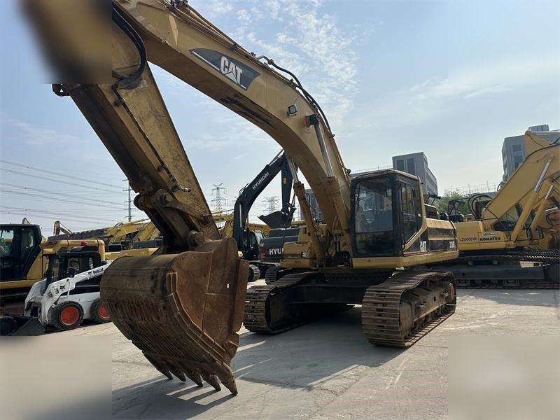 2012 Caterpillar 330BL crawler excavator, front three-quarter view 2012 Caterpillar 330BL crawler excavator, front three-quarter view