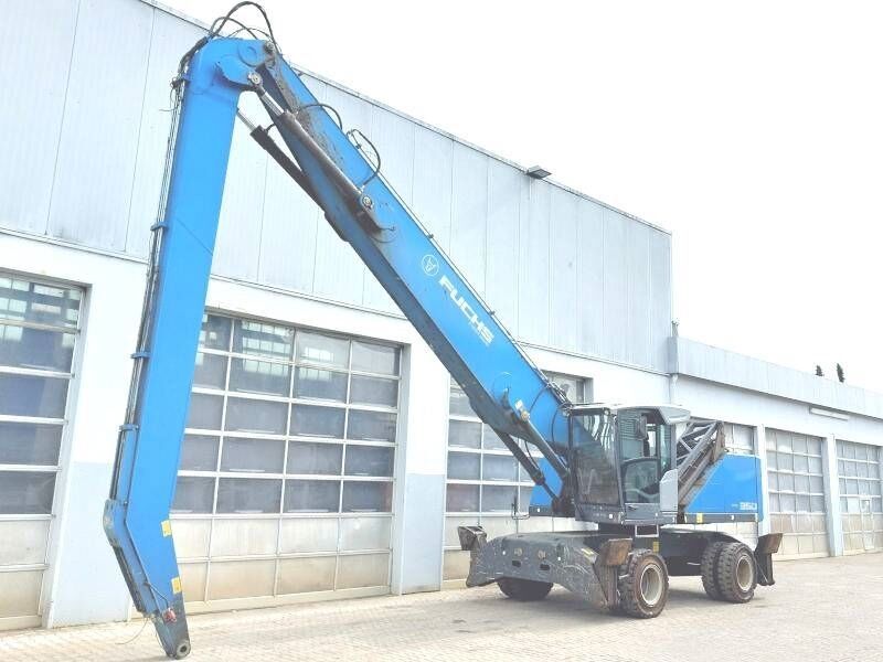 2017 Fuchs MHL350F material handler, side view 2017 Fuchs MHL350F material handler, side view