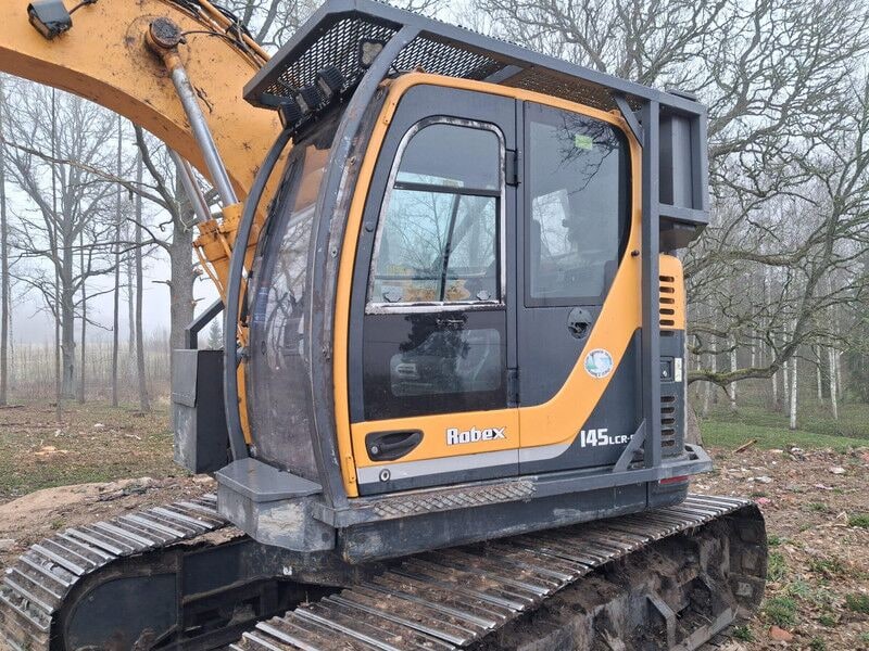 2014 Hyundai Robex 145LCR-9A crawler excavator cab view 2014 Hyundai Robex 145LCR-9A crawler excavator cab view