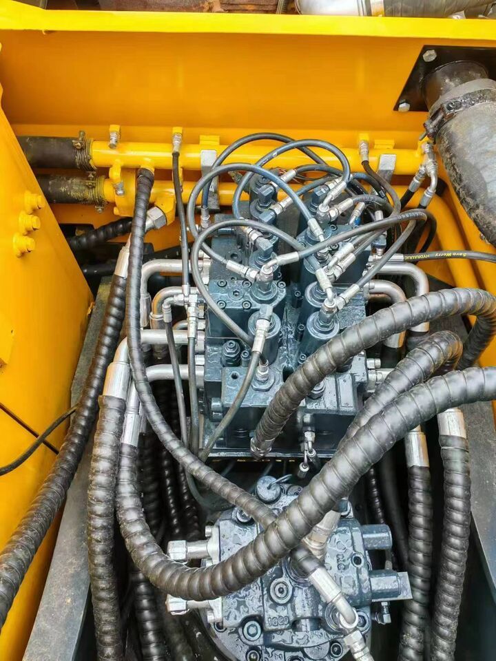 2023 Hyundai HX220 crawler excavator hydraulic system view