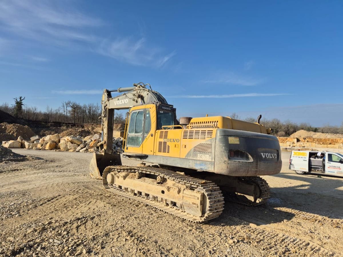 2007 Volvo EC360BLC crawler excavator, rear three-quarter view 2007 Volvo EC360BLC crawler excavator, rear three-quarter view