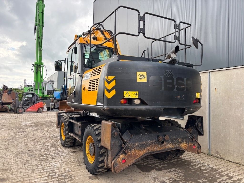 2016 JCB JS160W wheel excavator rear view 2016 JCB JS160W wheel excavator rear view