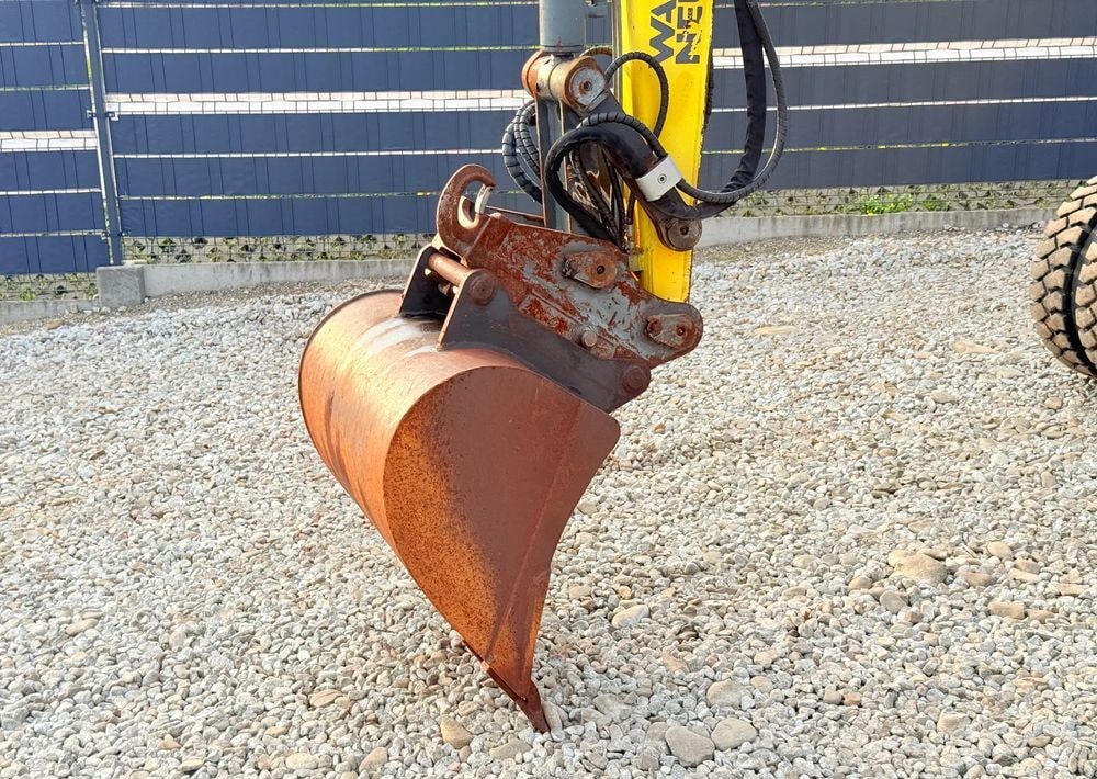 2011 Wacker Neuson 6503 wheel excavator bucket detail 2011 Wacker Neuson 6503 wheel excavator bucket detail