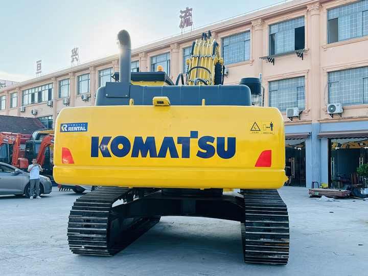 2023 Komatsu PC350-8 crawler excavator, rear view 2023 Komatsu PC350-8 crawler excavator, rear view