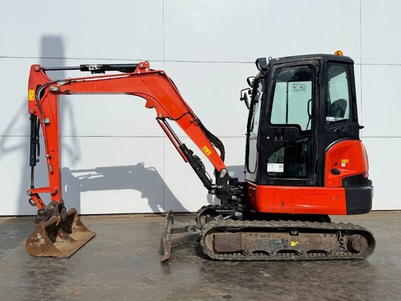 2020 Kubota KX037-4 mini excavator, side view 2020 Kubota KX037-4 mini excavator, side view