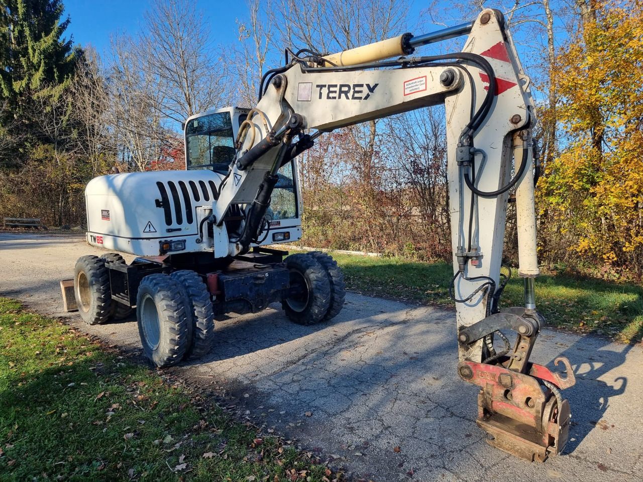 2007 Terex TW85 wheel excavator, side view 2007 Terex TW85 wheel excavator, side view