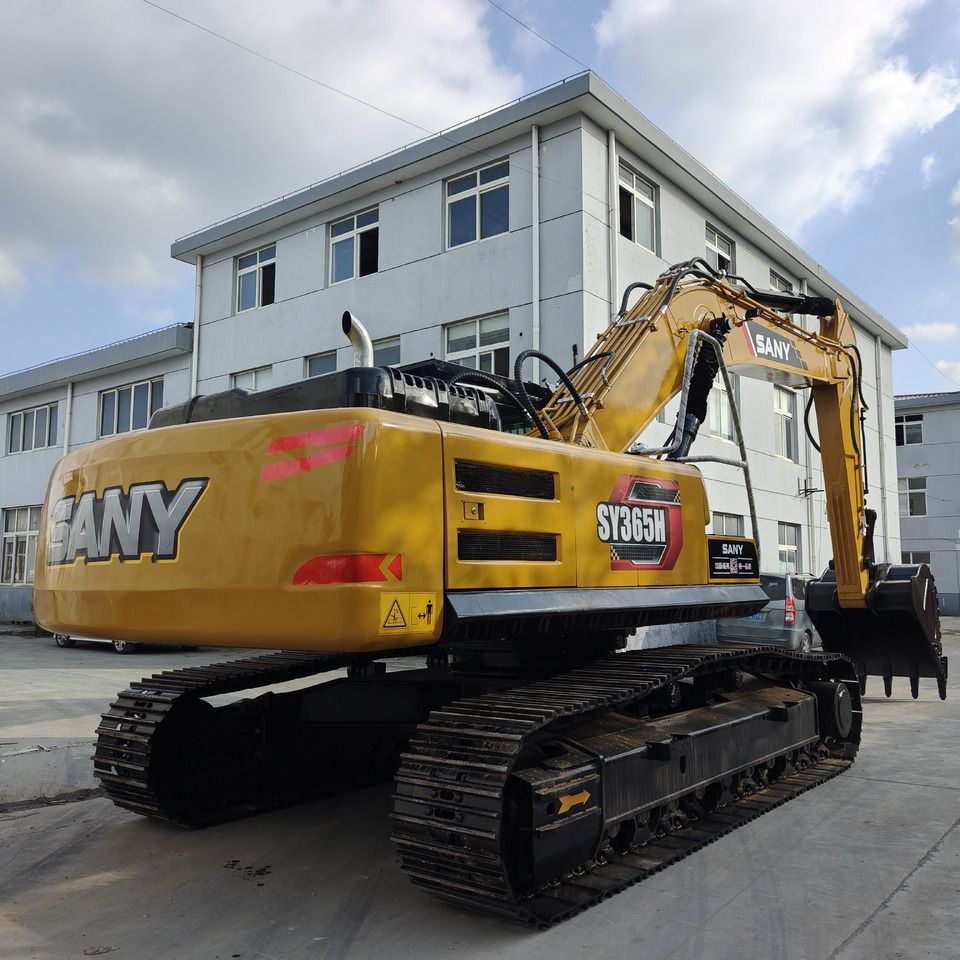 Sany SY365H crawler excavator, rear three-quarter view Sany SY365H crawler excavator, rear three-quarter view