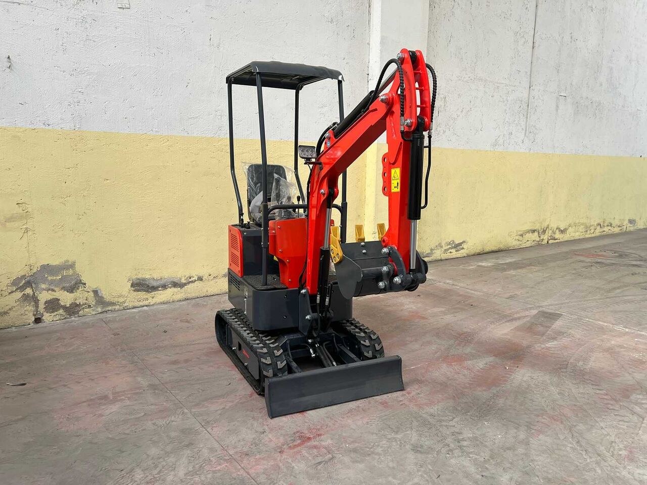 2026 SME TP13 mini excavator, front three-quarter view 2026 SME TP13 mini excavator, front three-quarter view