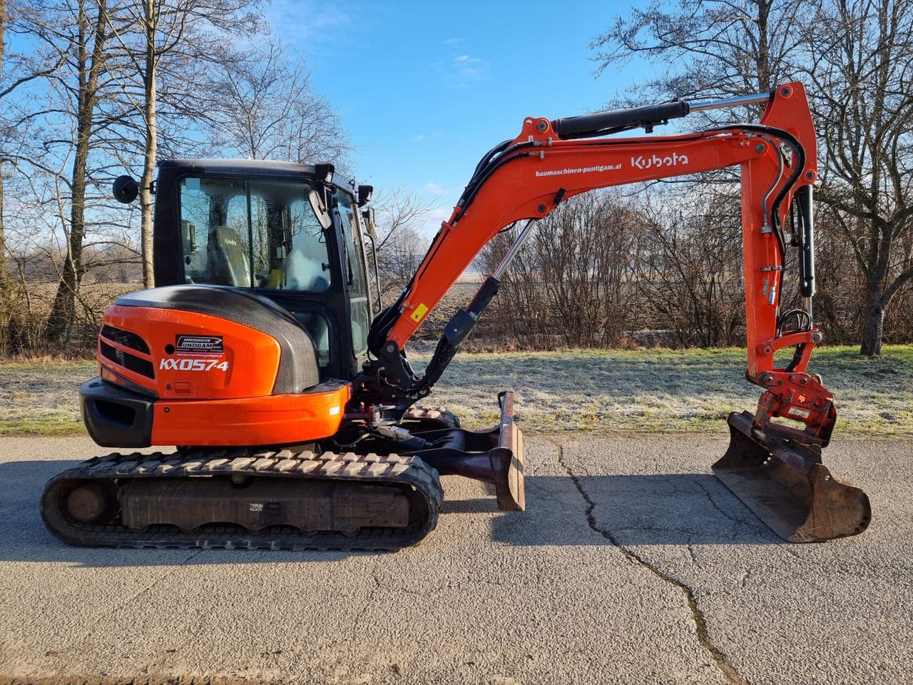 2015 Kubota KX057-4 mini excavator, side view 2015 Kubota KX057-4 mini excavator, side view
