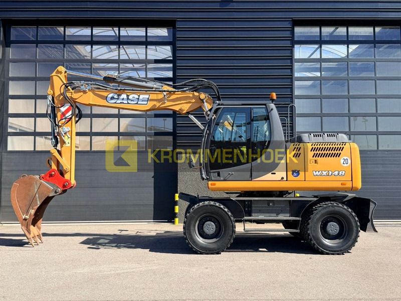 2016 CASE WX148 wheel excavator side view