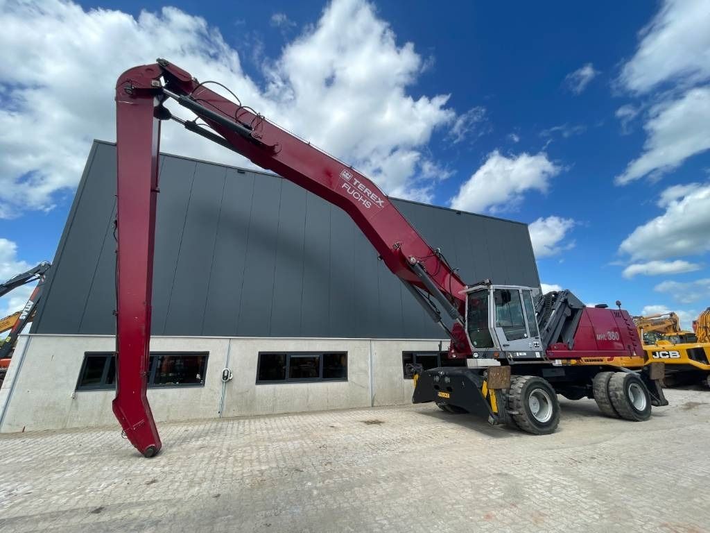 2011 Fuchs MHL380 material handler, side view 2011 Fuchs MHL380 material handler, side view
