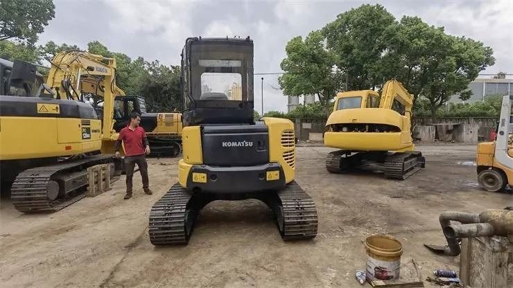 2020 Komatsu PC35 mini excavator, rear view 2020 Komatsu PC35 mini excavator, rear view