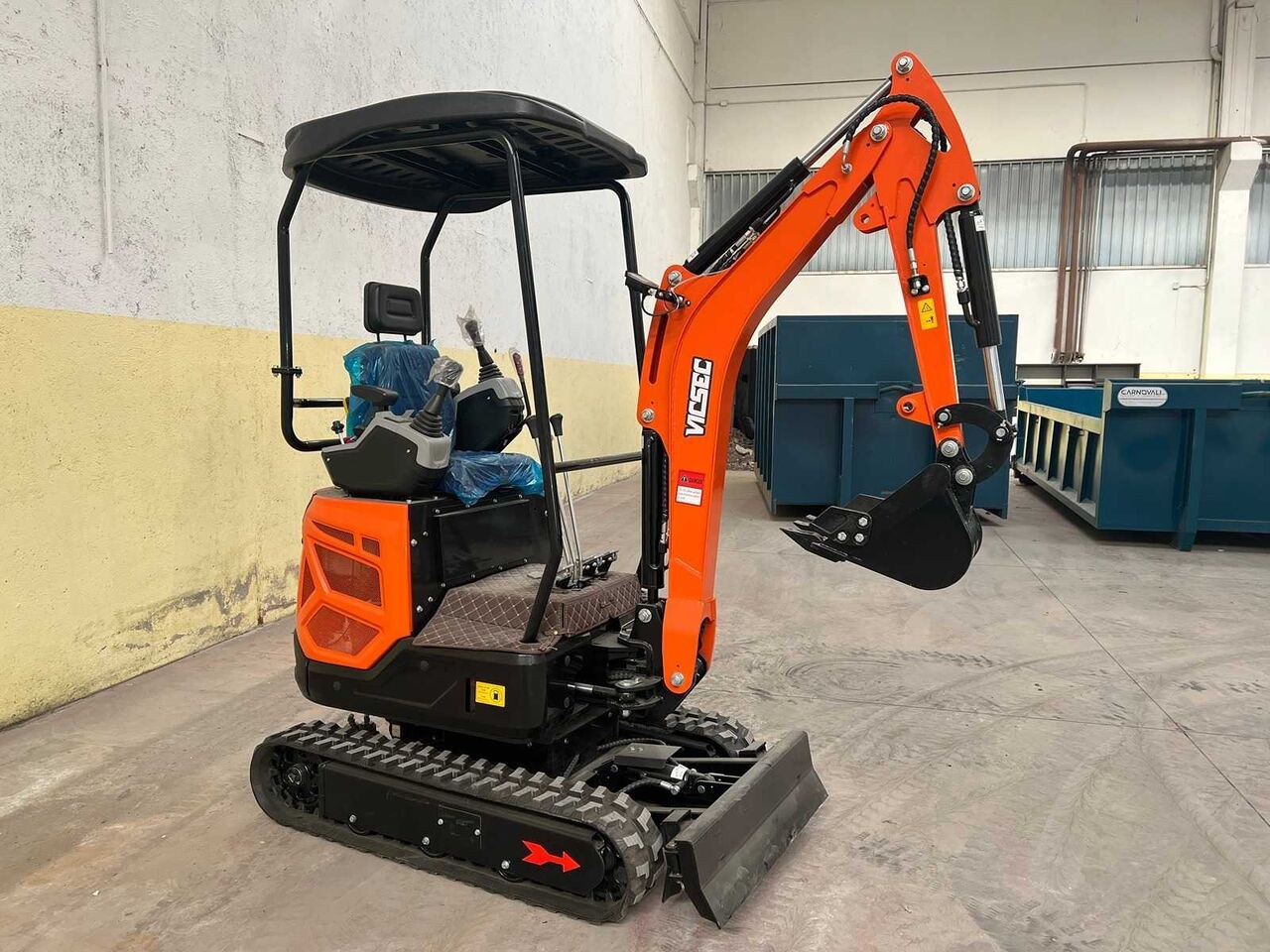 2025 Vicsec VC18FL mini excavator, side view